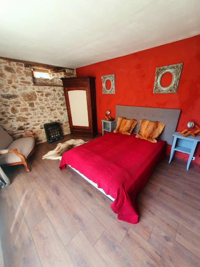 Gite De La Genevriere Saint-Chamant Eksteriør bilde