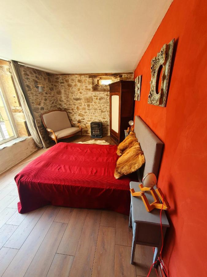 Gite De La Genevriere Saint-Chamant Eksteriør bilde