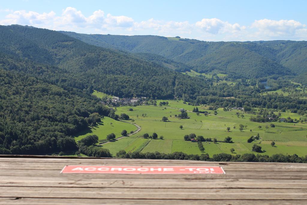 Gite De La Genevriere Saint-Chamant Eksteriør bilde